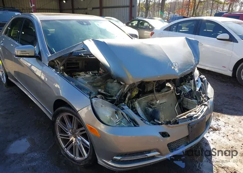 2013 Mercedes-Benz E 350 4Matic z USA, uszkodzony, nr VIN WDDHF8JB6DA764974